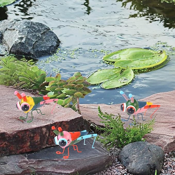 Metal Yard Art Garden Decor, Cute Locust Lawn Ornament Backyard Decorations Animal Hanging Flower Pot and Vase Hugger, 3D Garden Sculptures & Statues, Gifts for Grandma Mom - Set of 3