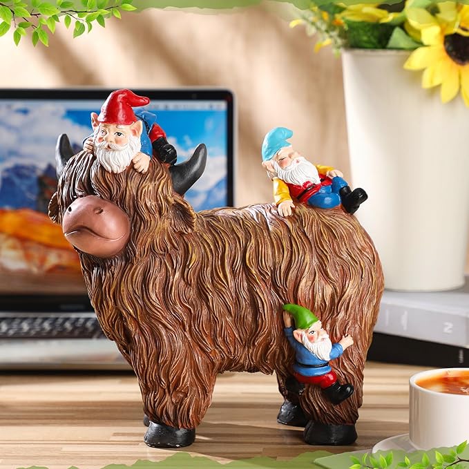 Suzile Garden Gnomes Statues Decor 9.84'' Highland Cow Garden Statues Resin Gnome Sitting on Highland Cow Birthday Gifts for Woman Mom for Home Table Yard Patio Lawn Porch