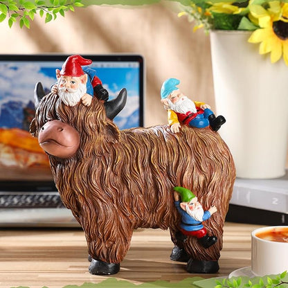Suzile Garden Gnomes Statues Decor 9.84'' Highland Cow Garden Statues Resin Gnome Sitting on Highland Cow Birthday Gifts for Woman Mom for Home Table Yard Patio Lawn Porch