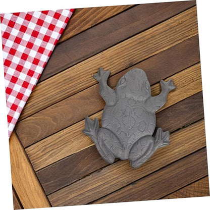 POPETPOP Vintage Frog Stepping Iron Garden Statue Weather Resistant for Outdoor Spaces Pathways