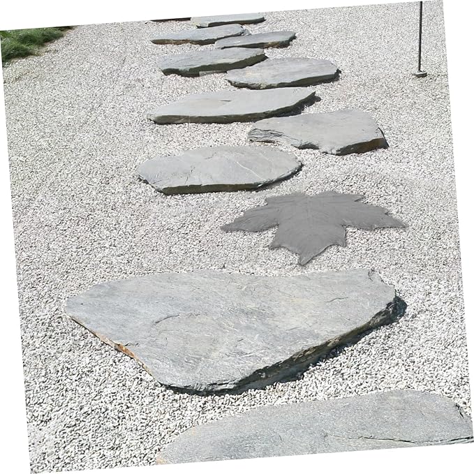 Totority 1.35kg Stepping Stone Maple Decor Iron Lawn Ornament for Garden Pathway Lightweight Portable Design for Outdoor Landscaping and Home Decoration