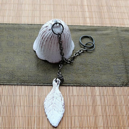 MrMrKura Japanese Leaf Wind Chimes, Small Wind Bell Pendent for Outside Hanging Cast Iron Wind Chime Ornament for Bless Garden Backyard Home Decor (White)
