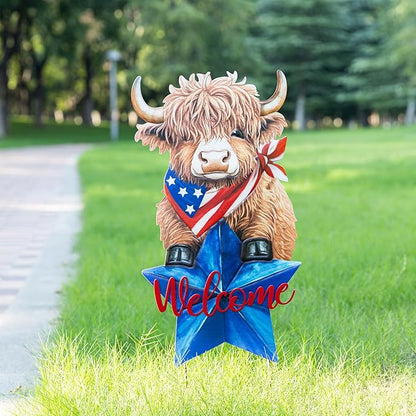 Glitzhome 4th of July Highland Cow Outdoor Decor, 30"H Patriotic Highland Cow Welcome Garden Stake or Wall Decor,Metal Calf Lovers Yard Signs for Independence Day Memorial Day Lawn Garden Decorations