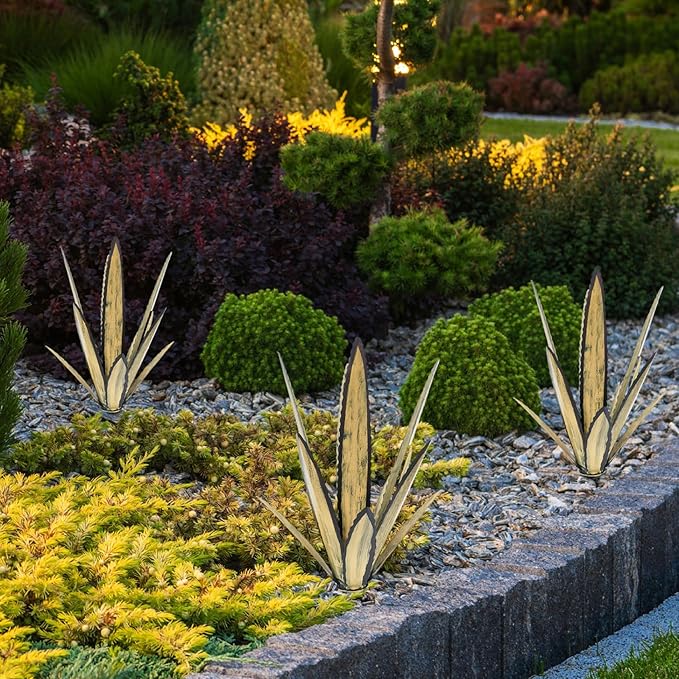 Metal Agave Plants Outdoor Decor with Stake, Rustic Metal Cactus Yard Art, Yard Sculpture Outdoor, Apricot, Small, Sculpture