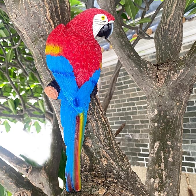 Tree Hugger Parrots, Garden Macaw Sculpture, Gorgeous Art Decor Hanging Tree Peeker Bird Figurine Ornament for Patio Lawn Home Indoor Outdoor Decorations (Red)