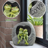 Love Frog Couple Garden Statue – 7" Resin Romantic Frog Figurines in Heart Rock, Outdoor Yard Art Decoration for Patio, Balcony, Lawn