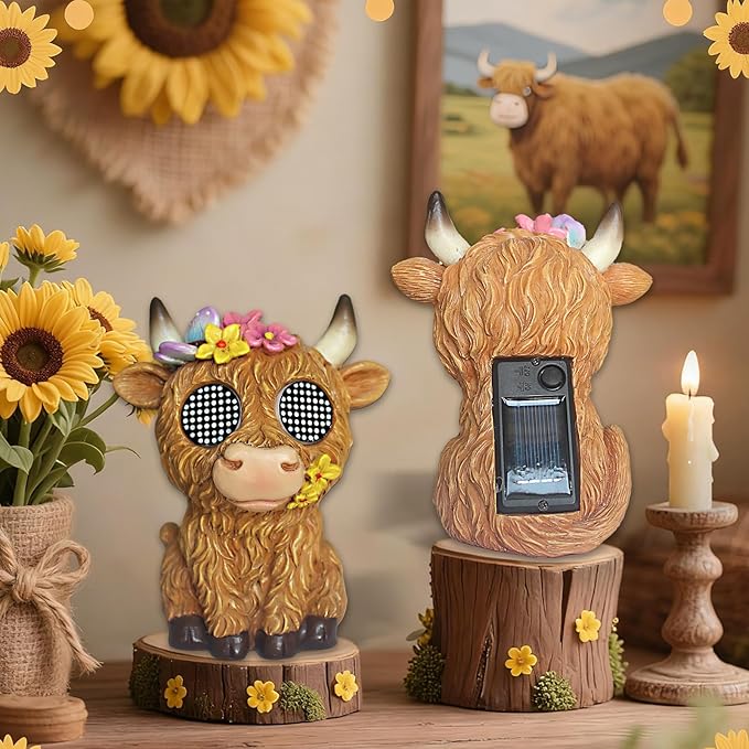 Solar Highland Cow Garden Outdoor Statues,Animals for Garden Decor with Moving Led Eyes,Lawn Decor Animal Statues for Patio,Balcony,Yard Ornament - Garden Gifts for Mom Grandma (Highland Cow)
