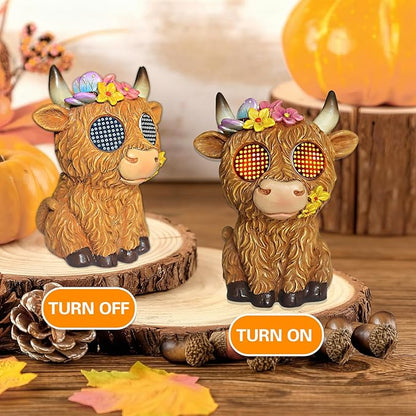 Solar Highland Cow Garden Outdoor Statues,Animals for Garden Decor with Moving Led Eyes,Lawn Decor Animal Statues for Patio,Balcony,Yard Ornament - Garden Gifts for Mom Grandma (Highland Cow)