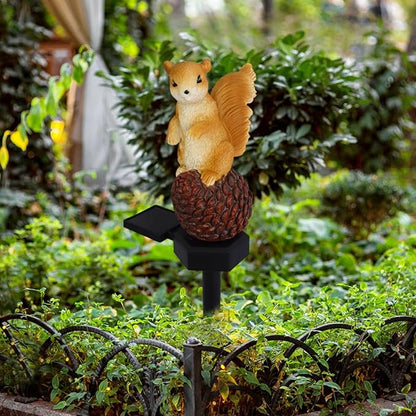 Solar Garden Lights, Squirrel Solar Powered LED Outdoor Decor Light, Resin Garden Waterproof Decorations with Stake, Outdoor Garden Animal Statue for Patio Lawn Yard (Squirrel)