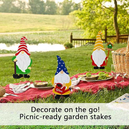 Gnome Garden Decor, Metal Gnomes Decorative Garden Stakes, Garden Decorations for Outside Yard Lawn, Outdoor Porch Patio Metal Gnome Fence Wall Decor(21 inch Set of 3)