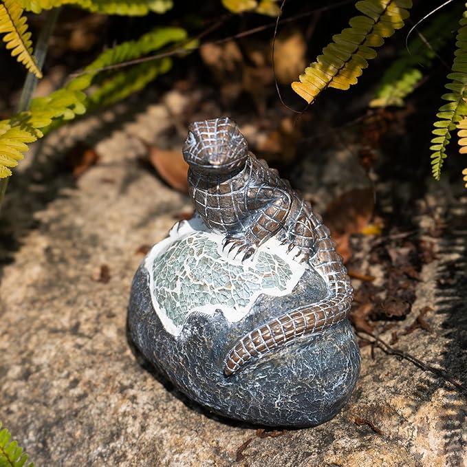 Rezpuao Solar Garden Outdoor Statues Lizard with LED Lights - Lawn Decor Lizard Statue for Patio, Balcony, Yard Ornament - Unique Housewarming Gifts