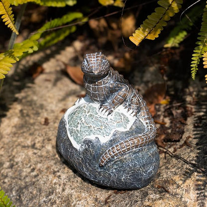 Rezpuao Solar Garden Outdoor Statues Lizard with LED Lights - Lawn Decor Lizard Statue for Patio, Balcony, Yard Ornament - Unique Housewarming Gifts