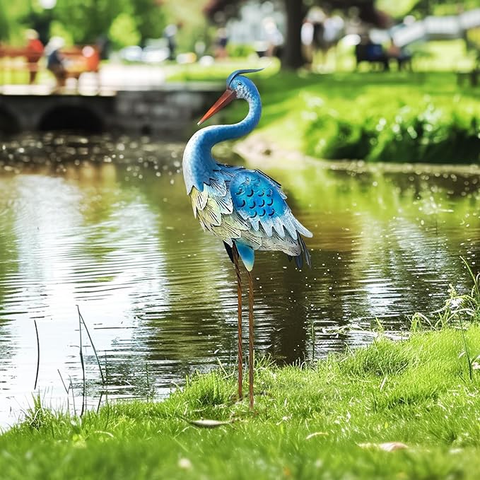 HONGLAND Solar Metal Crane Statue Garden Heron Sculpture, Outdoor Heron Yard Art Coastal Ocean Bird Decor Lawn Ornament for Backyard Porch Patio Decor（30 Inch）