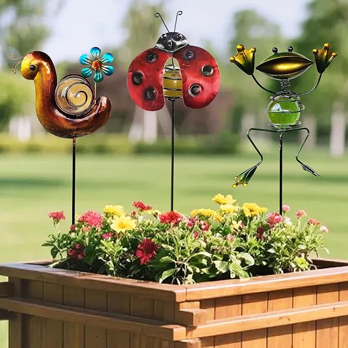 Garden Decor for Outside, Set of 3 Metal 16.5” Decorative Garden Stakes with Snail Beetle Frog for Garden Decorations, Welcome Yard Sign Art Stakes for Outdoor Lawn Backyard Porch