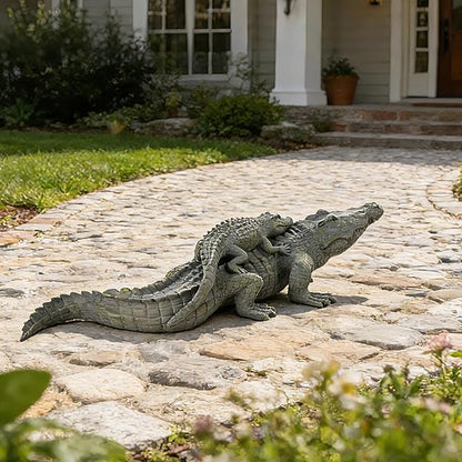 DiliComing Outdoor Alligator Statue Garden Decor - 28 Inch Realistic Resin Crocodile Garden Statues Mother & Baby Alligator Sculpture for Yard Lawn Beach Pool Decorations Gator Gifts