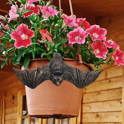 Resin Bat Garden Statues Bat Planter Hanger Flower Pot Hugger Pot Plant Decoration Plant Decorative Figurines for Fairy Garden Fence Yard Patio Outdoor Indoor Ornaments, for Family or Friends Gift