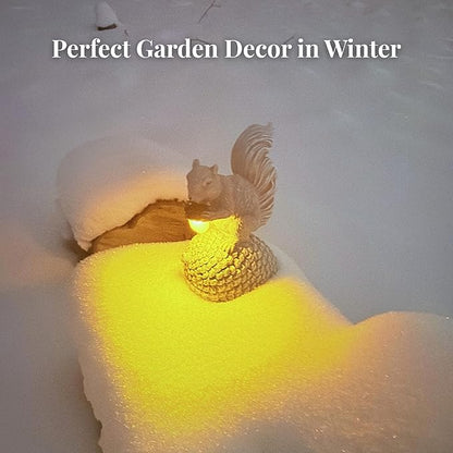 Solar Garden Statue – Hand-Painted Resin Squirrel on Pinecone with Glowing LED Acorn – Charming Yard, Patio & Balcony Decor – Gift for Mom, Grandma & Garden Lovers