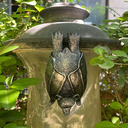 Helloween Bat Statue Garden Decor Plant Pot Hugger Resin Flower Pot and Vase Hugger Planter Pot Hanger Hanging Bat Figurines Lawn Sculptures Outdoor Ornaments Home Office Decoration