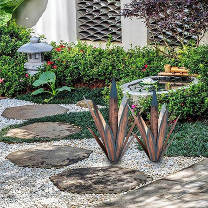 2 PCS Metal Agave Sculpture Decoration, Vintage Country Hand-Painted Sculpture DIY Metal Agave Plant, Home Garden Courtyard Lawn Outdoor Decoration (2PCS)