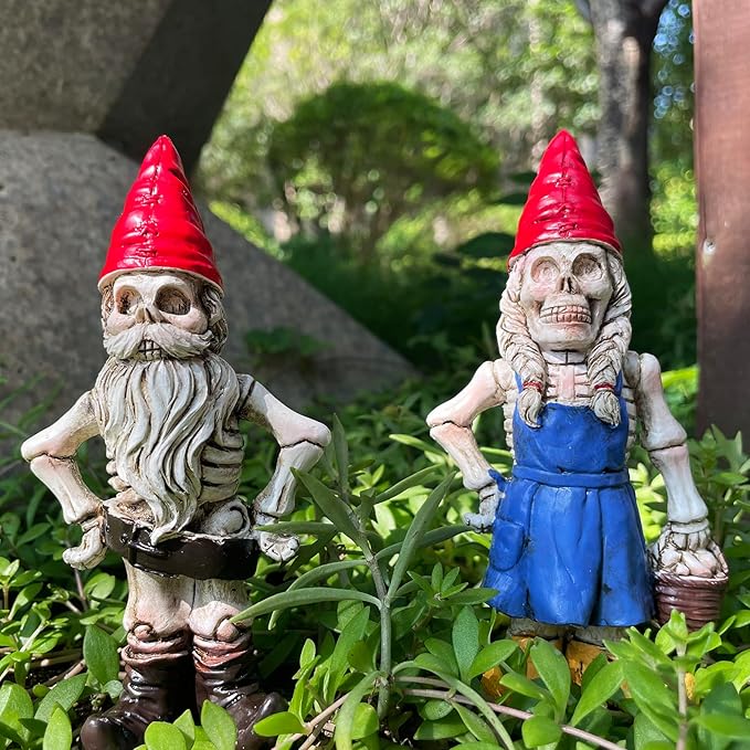 2PCS Male and Female Halloween Skeleton Gnome Couple Garden Statue Zombie Gnome Sculptures Resin Dwarf Figurines for Indoor Home Ornaments Outdoor Patio Yard Lawn Porch Decor