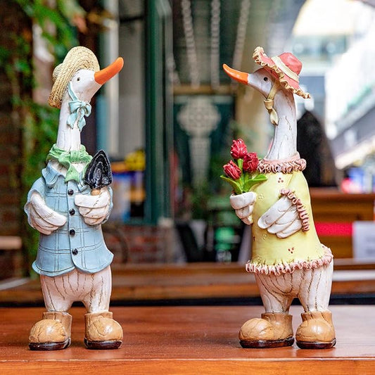 Garden Statues Couple Duck, Funny Cartoon Duck Garden Statues Indoor Outdoor Spring Decorations Cute Ducks Art Décor Goose for Yard Home Garden Patio and Office (2- Pack)