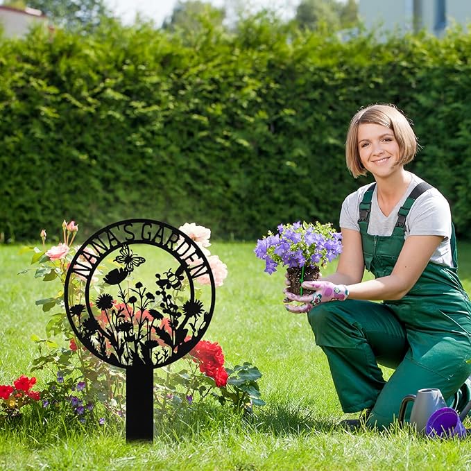 Personalized Metal Garden Signs with Stake, Custom Garden Signs for Outside Waterproof, Customized Name Sign Yard Lawn Gardens Decor Gardening Gifts for Moms Grandmas Gardeners