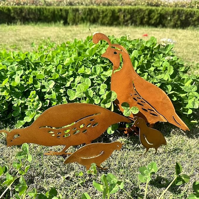 4pcs Rusty Iron Quail Family Garden Craft Set - Metal Quail Parent & Chicks Sculptures, Outdoor Decoration for Spring Garden Landscape, Lawn & Flower Beds - Metal Quail Family Art