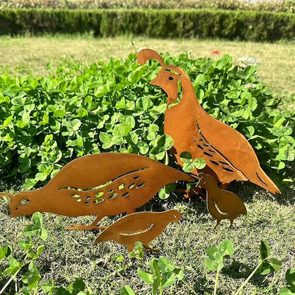 4pcs Rusty Iron Quail Family Garden Craft Set - Metal Quail Parent & Chicks Sculptures, Outdoor Decoration for Spring Garden Landscape, Lawn & Flower Beds - Metal Quail Family Art