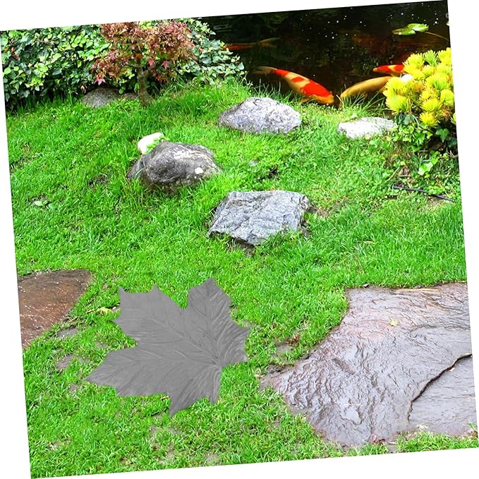 YARNOW 1.35kg Garden Decorative Maple Stepping Stone Elegant Outdoor Walkway Paver for Pathways and Yards Cast Iron Design Garden Ornament