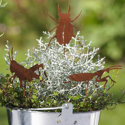 Vintage Styles Iron Garden Art Decorations Rusted Animal Sculptures Durability Crafted Ornaments Recycled Outdoor Garden Statues