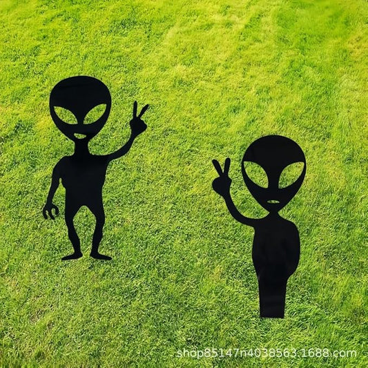 Metal Cute Alien Garden Metal Stakes,Hollow Garden Animal Ant Garden Stake Accessories and Lawn Ornaments Gardening Stakes for Decoration (Alien B)