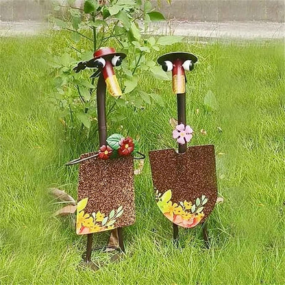 Metal Shovels with Outdoor Garden Art Statues Ornament for Home Farmhouse Sculpture Decor Housewarming Present Housewarming Gift Farmhouse Couple Figurines Iron Shovel Ornaments Cute