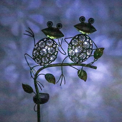 Afirst Solar Lights Outdoor Decorative Metal Sitting Frogs Hollow Out White LED Metal Waterproof Garden Stake Lights for Walkway Pathway Lawn Patio Yard Decorations