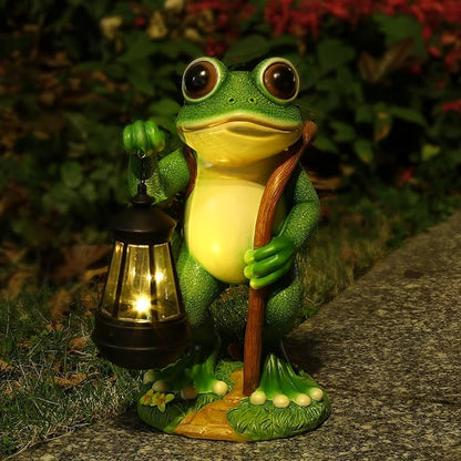 PAETAE Garden Statue Frog Outdoor Decor, Solar Patio Resin Garden Decor for Outside Yard Decorations Gift for Women, Mom, Grandma