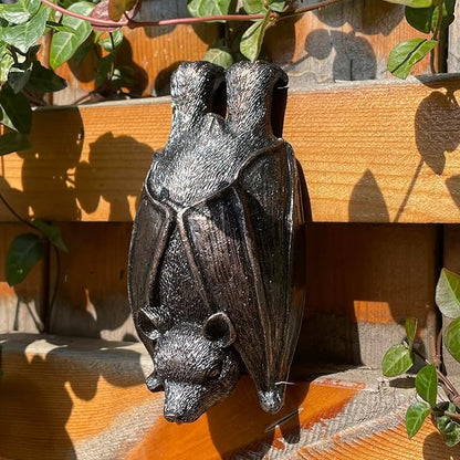 Helloween Bat Statue Garden Decor Plant Pot Hugger Resin Flower Pot and Vase Hugger Planter Pot Hanger Hanging Bat Figurines Lawn Sculptures Outdoor Ornaments Home Office Decoration