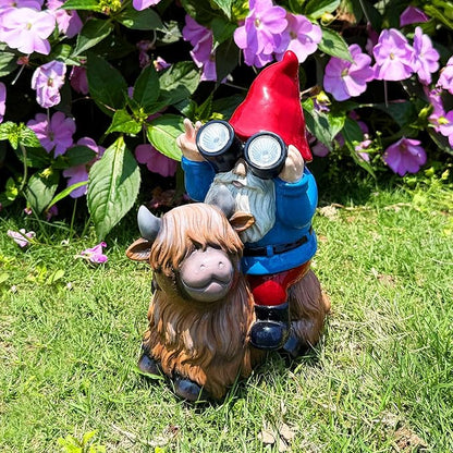 Solar Highland Cow Gnome Garden Statue Outdoor Decor, Funny Solar Light Christmas Decoration for Balcony Garden Patio Yard Lawn, Birthday Gift for Women, Men, Mom, Grandma, Unique Thanksgiving Gifts