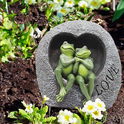 Romantic Frogs Couple Statues, Love Frogs Sitting on Stone Figurine, Resin Garden Ornament, Outdoor Animal Decor Collection, 7”H Gifts for Anniversary and Valentine