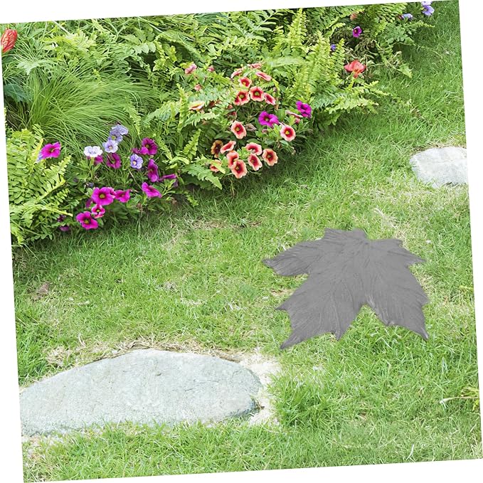 Totority 1.35kg Stepping Stone Maple Decor Iron Lawn Ornament for Garden Pathway Lightweight Portable Design for Outdoor Landscaping and Home Decoration