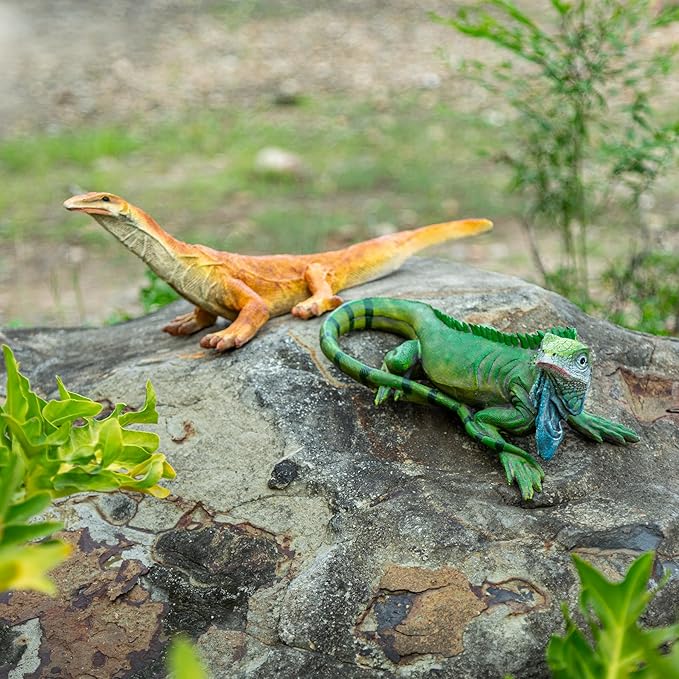 Outdoor Resin Iguana Statue, 13.39 x 7.09 x 5.91 inches, Green Decorative Garden Sculpture Outdoor Lizard Sculpture Tropical Lizard Yard Art