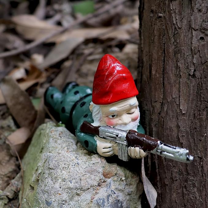 Tirifer Garden Gnome with Gun, Gnome Soldiers Military Army Tactical Gnome Statue Garden Gnome Gun for Indoor Outdoor, Patio, Yard, Lawn Ornaments, Home Décor