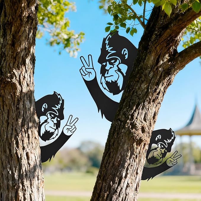 Bigfoot Yard Decor, 15 * 10“ Big Foot Sasquatch Gifts, Bigfoot Metal Victory Sign Gift, Sasquatch Metal Wall Art, Humorous decor for garden, Multiple Styles and Sizes, Easy Aseembly