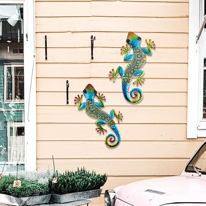 HONGLAND 2Pcs Metal Gecko Wall Decor Lizard Garden Art Color Hanging Glass Sculpture for Indoor Outdoor Patio Fence (Symphony)