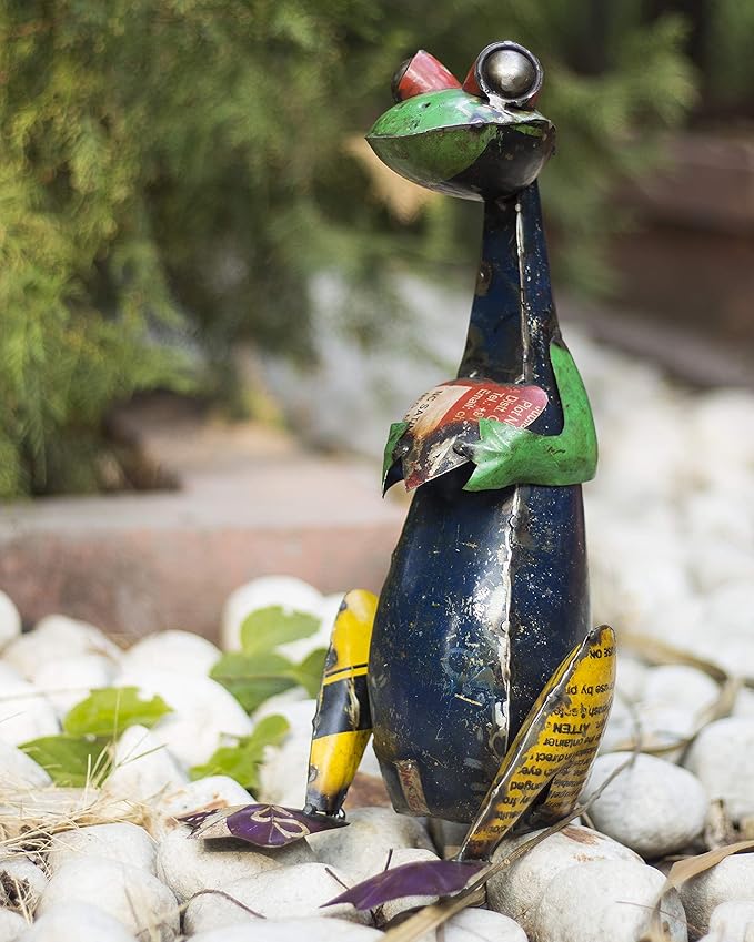 DeKulture Recycled Iron Frog with Heart - Garden Statue | Eco-Friendly Metal Art (7.8x7.5x13.5 Inches)