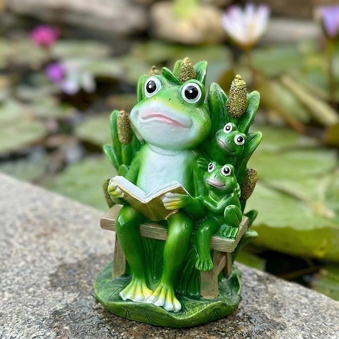 Solar Frog Garden Statue Light - Outdoor Waterproof Resin Frog Figurine with Auto Glow for Patio, Yard, Lawn Decor