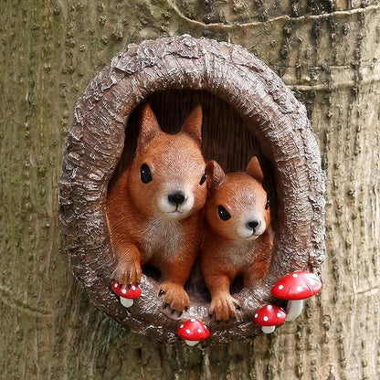 Mom and Baby Squirrel Tree Hugger Outdoor Tree Faces Decor, Resin Squirrel Figurine Garden Statues Whimsical Tree Peeker Sculpture for Patio Lawn Yard Porch Wall Ornaments