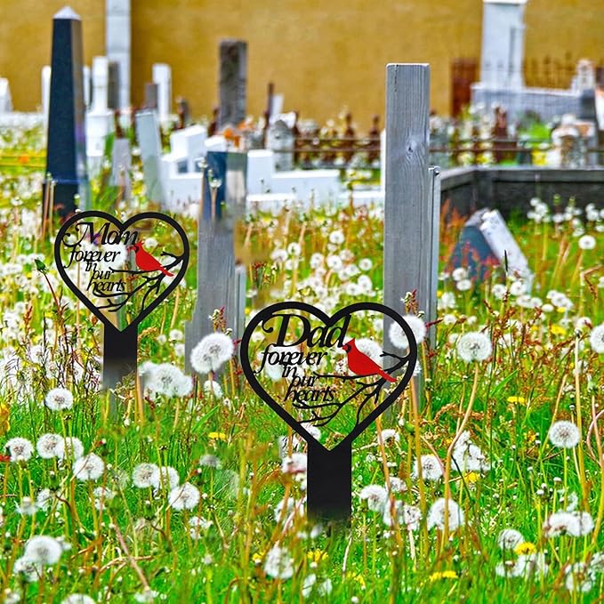Mom-A Heart Cardinals Metal Memorial Plaque Decoration for Cemetery Mom and Dad