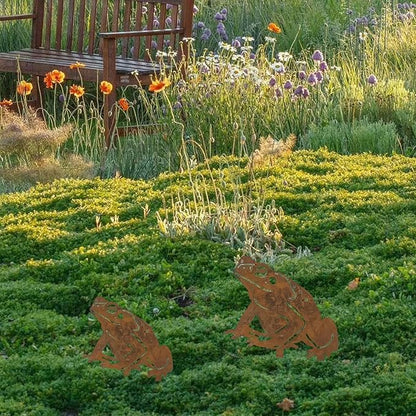2 Pcs Rusty Frog Decorative Garden Stakes, Metal Yard Decor Metal Statues Garden Sculptures and Yard Art, Patio, Lawn Ornaments