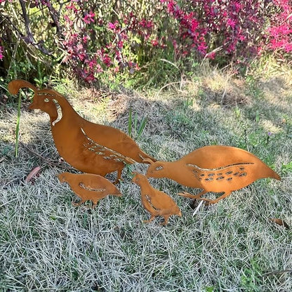 4pcs Rusty Iron Quail Family Garden Craft Set - Metal Quail Parent & Chicks Sculptures, Outdoor Decoration for Spring Garden Landscape, Lawn & Flower Beds - Metal Quail Family Art