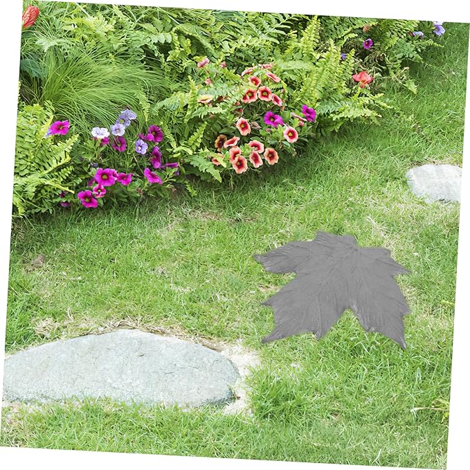 YARNOW 1.35kg Garden Decorative Maple Stepping Stone Elegant Outdoor Walkway Paver for Pathways and Yards Cast Iron Design Garden Ornament