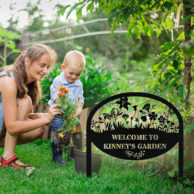 Personalized Metal Garden Signs with Stake, Custom Garden Signs for Outside Waterproof, Customized Name Sign Yard Lawn Gardens Decor Gardening Gifts for Moms Grandmas Gardeners